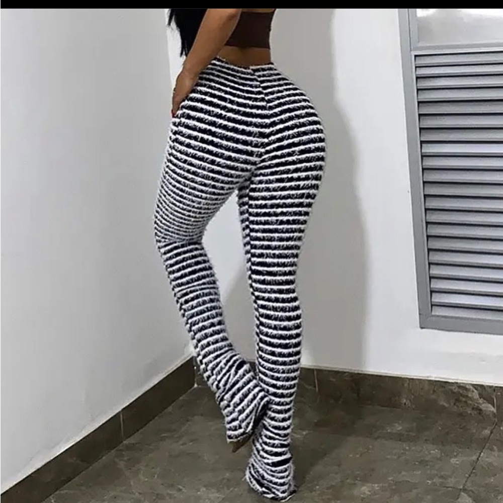 Black and White Sweater Stack Leggings - NWOT